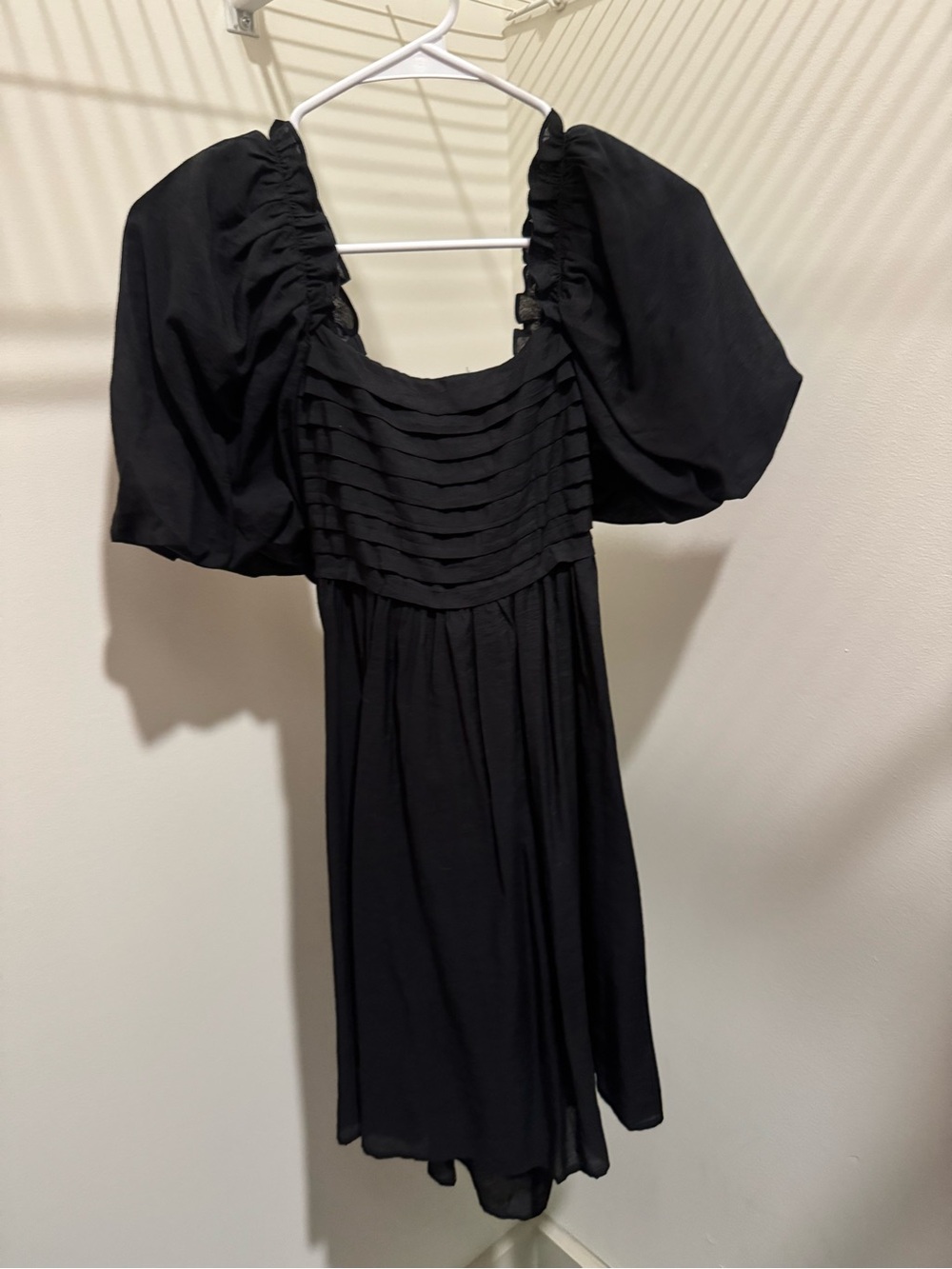 Moon River Black Puff-Sleeve Mini Dress